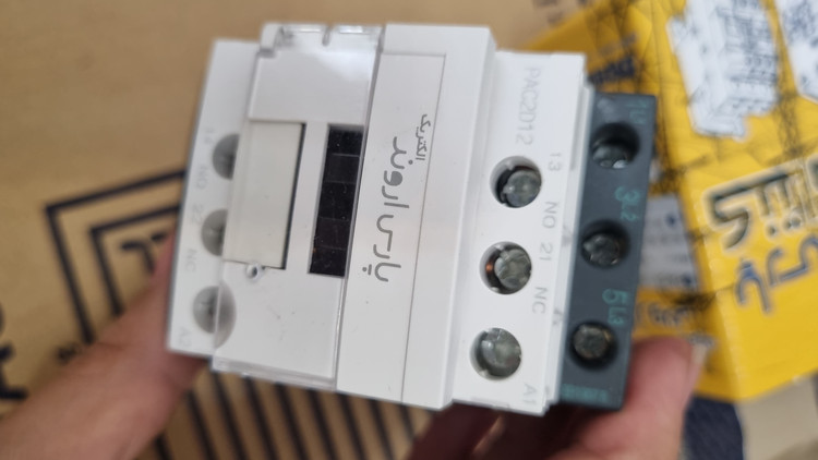 کنتاکتور 12 آمپر(۱۲A) مدل PA-C2 پارس اروندD12