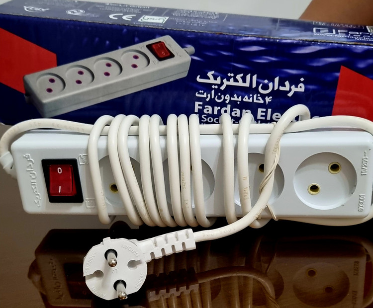 خریدوقیمت رابط برق 4 چهار خانه بدون ارت با کابل 3 متری فردان الکتریک چند راهی برق
